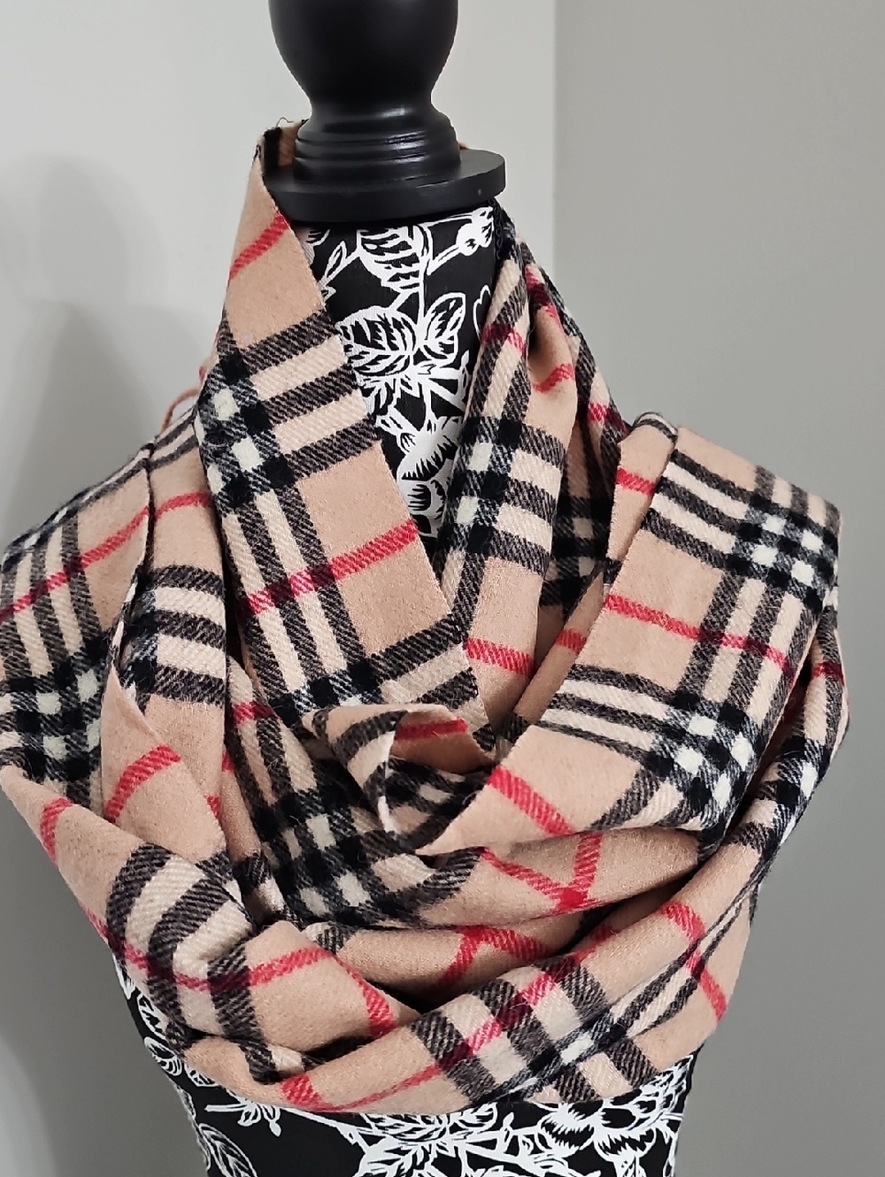 Burberry London Novacheck Scarf - Picture 4 of 4